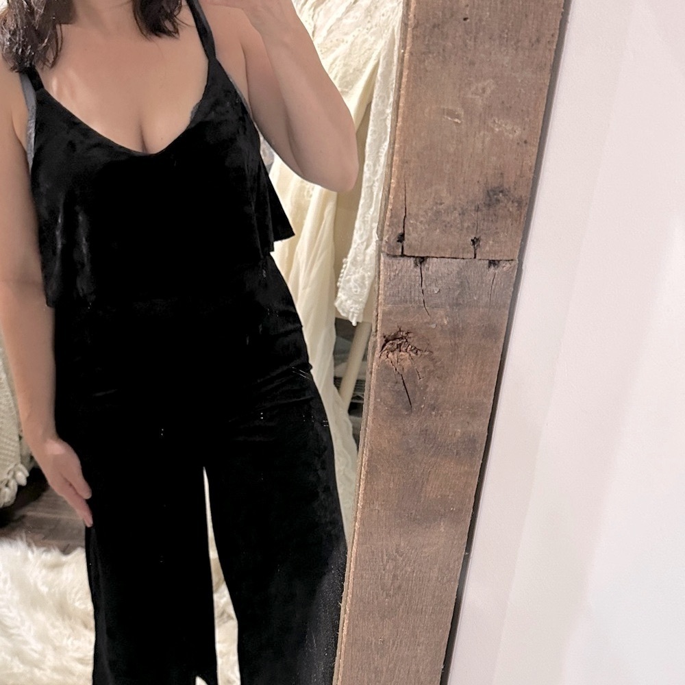 Very J Chic Black velvet Jumpsuit size medium - Picture 1 of 6